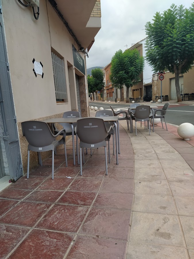 Bar d