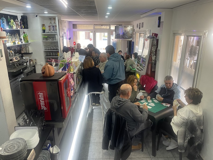 CAFÉ ROSA Your Best Service.