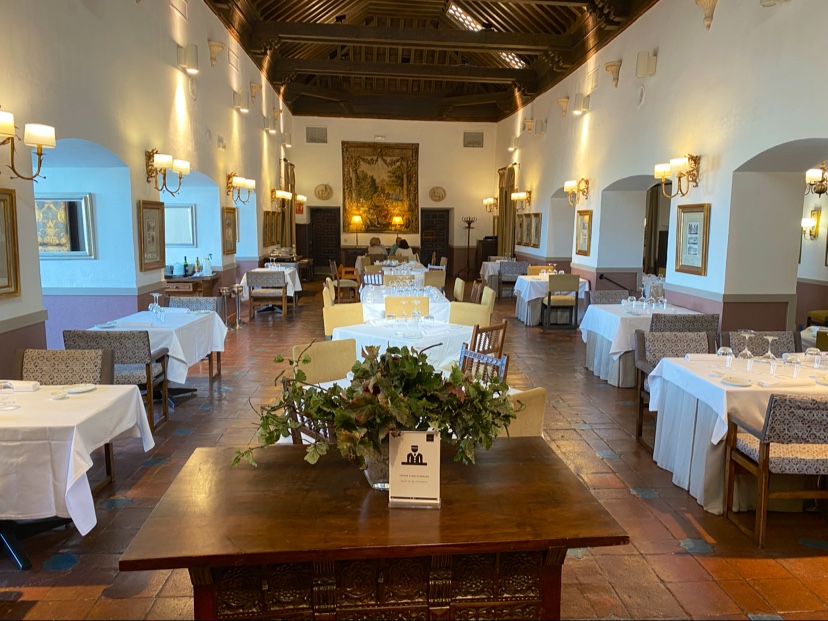 Salon Comedor. Restaurante Parador de Oropesa